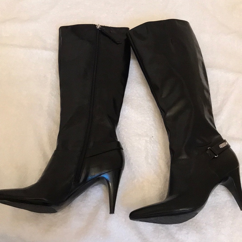 CALVIN KLEIN: SEXY, tall boots